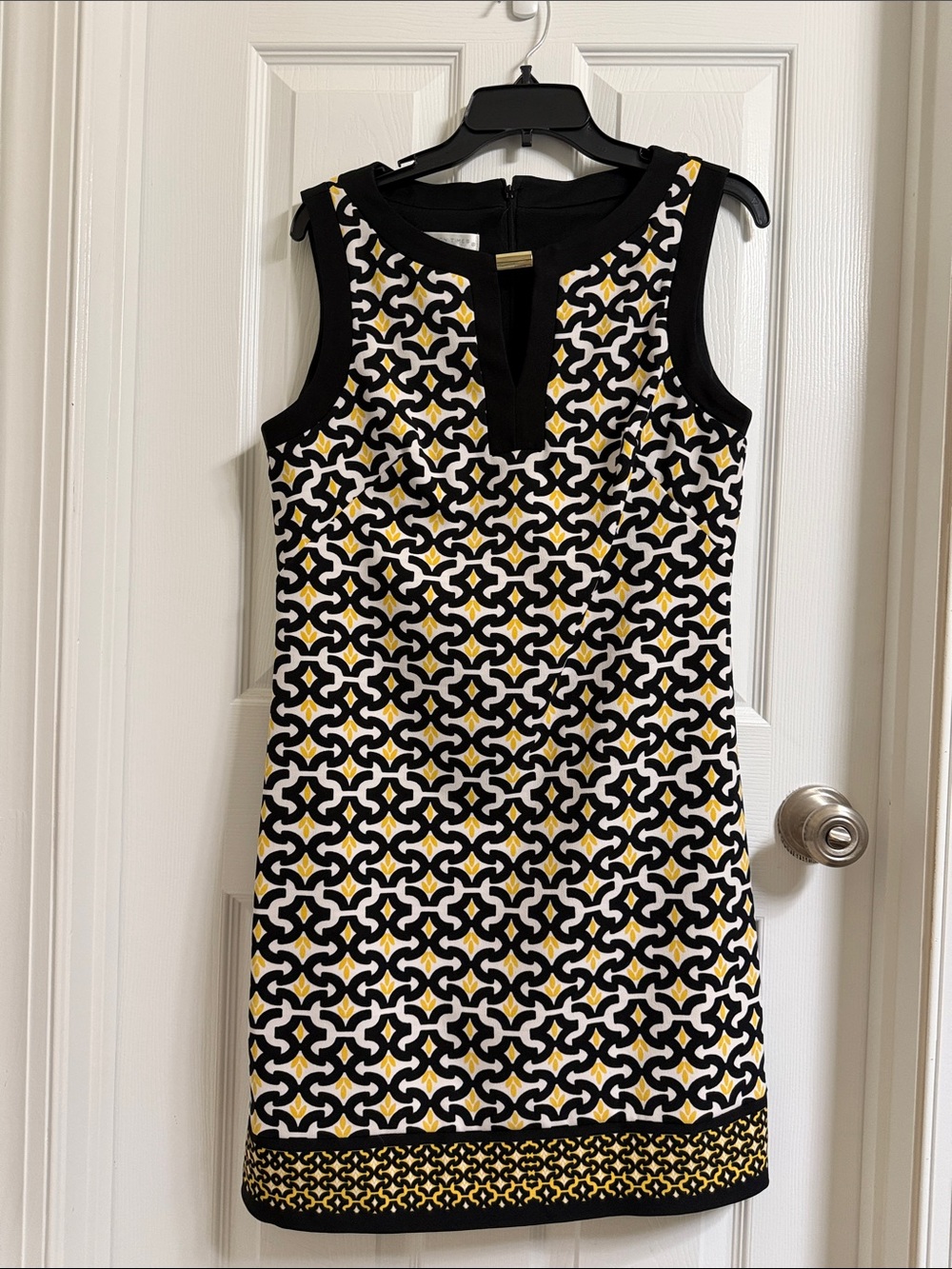 London Times Black, White & Yellow Sleeveless Geometric Shift Dress
